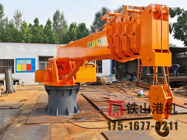 江西新余甲板起重機廠家船用起重機如何進行裝卸貨物？